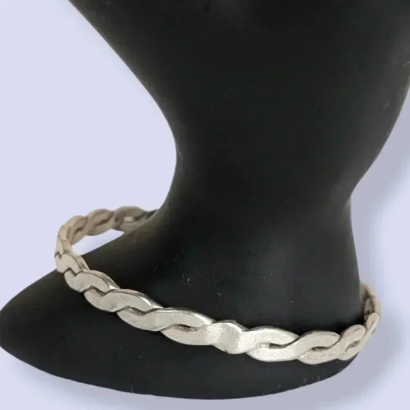 Vintage Tango Sterling Closed Bangle - Picture 2 of 4